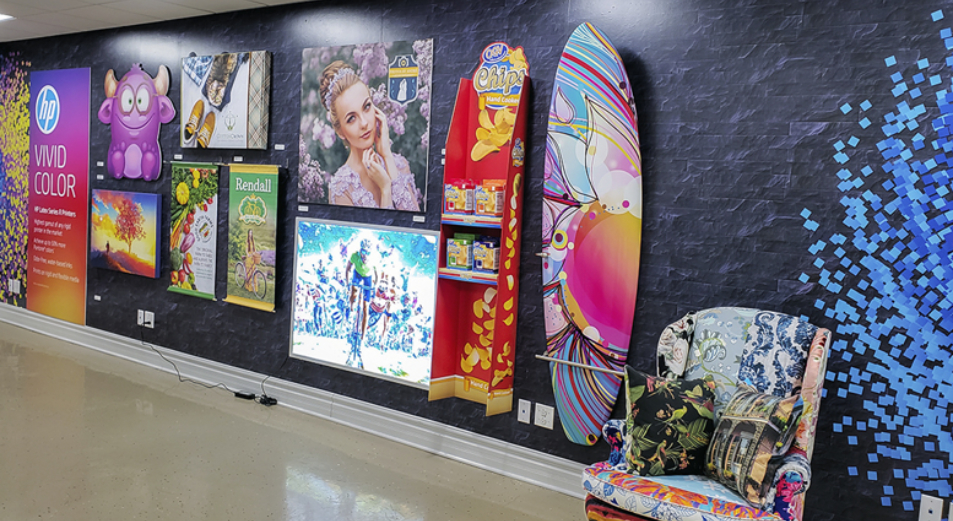 hp hallway wall signages